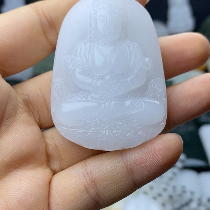 慧***康石英质玉（金丝玉）未镶嵌颈饰