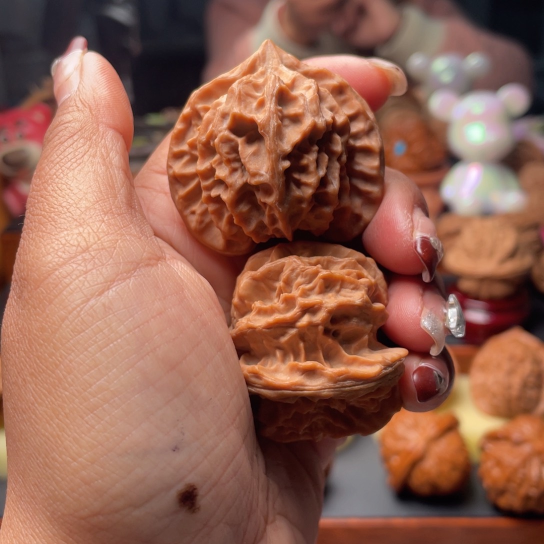 【闪购商品】文玩核桃把件N****大龙