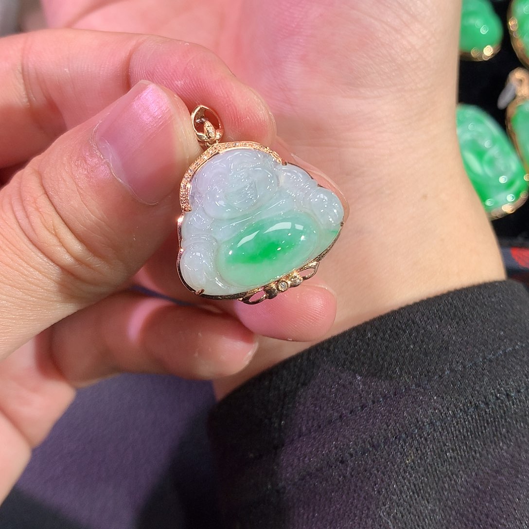 翡翠吊坠(赠链)18K金镶嵌