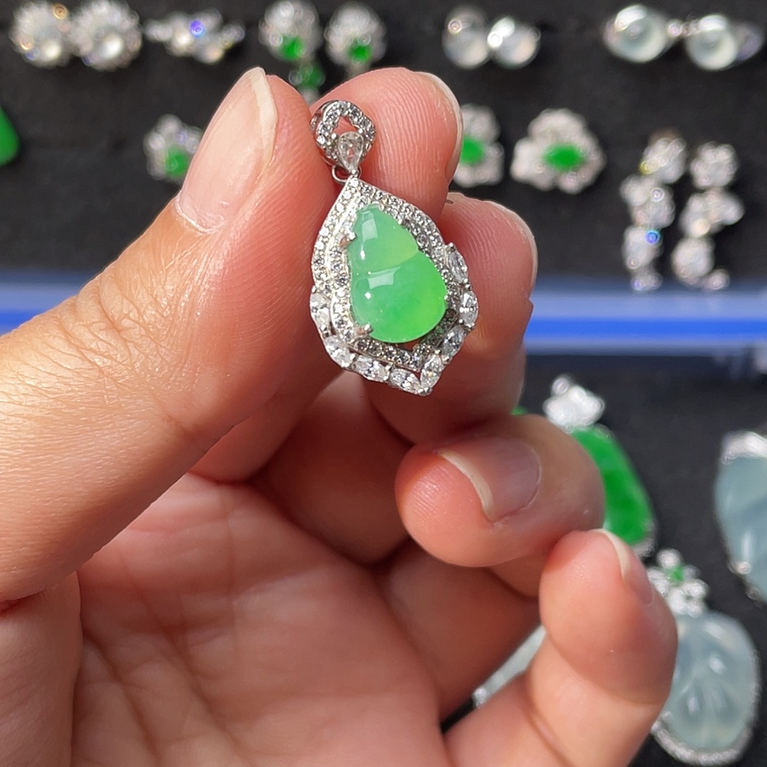 翡翠银S925镶嵌颈饰