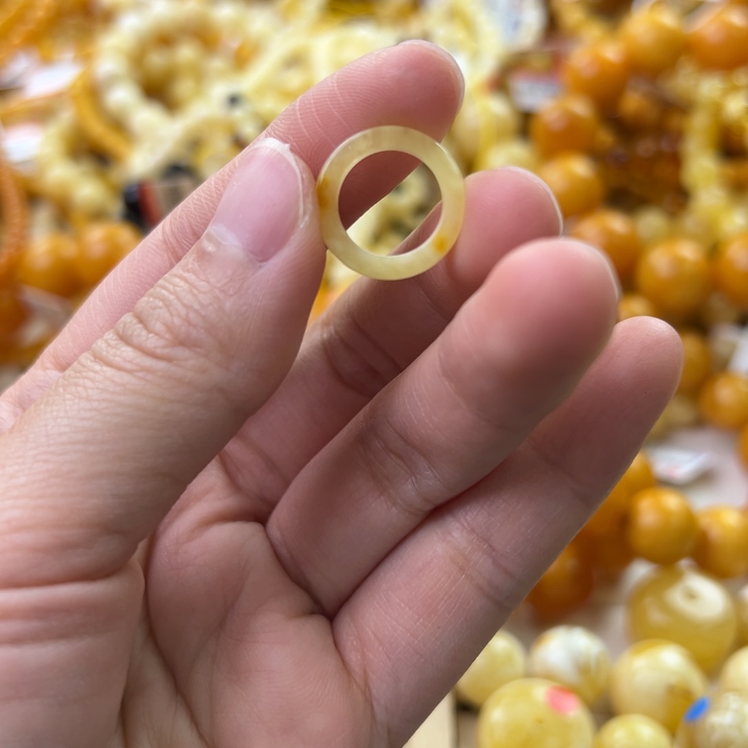 琥珀珠宝奇石未镶嵌