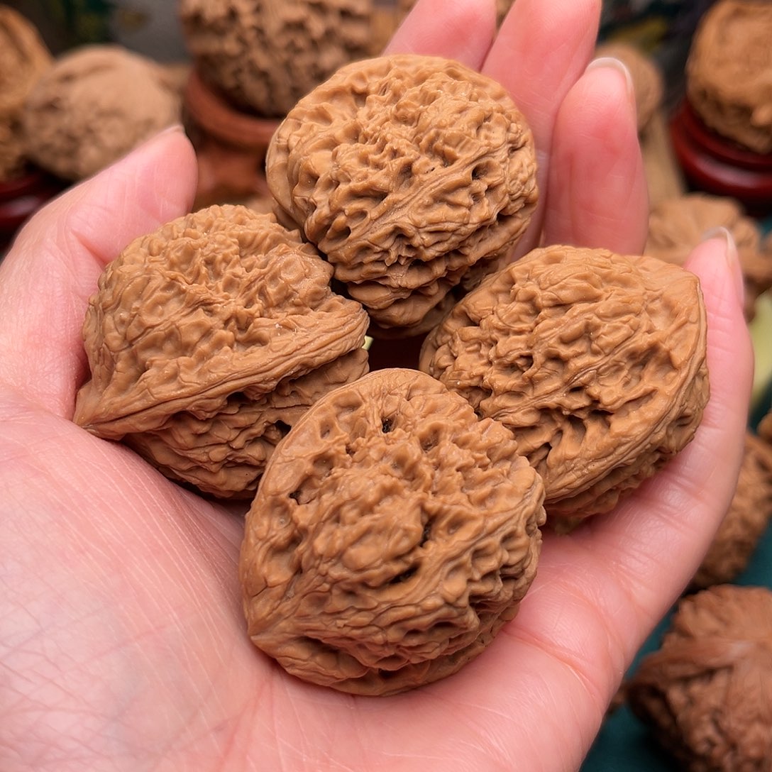 I***N文玩核桃把件南疆