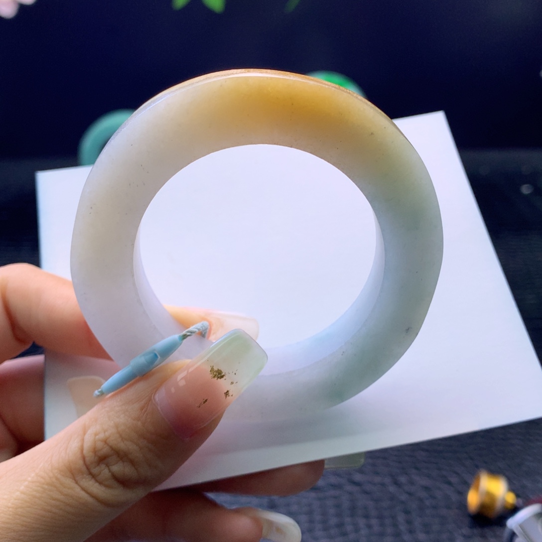 定制翡翠未镶嵌手镯