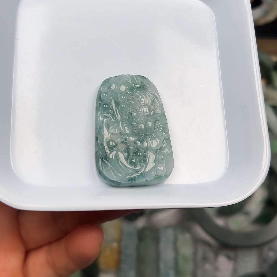 翡翠未镶嵌手链凤穿牡丹吊坠