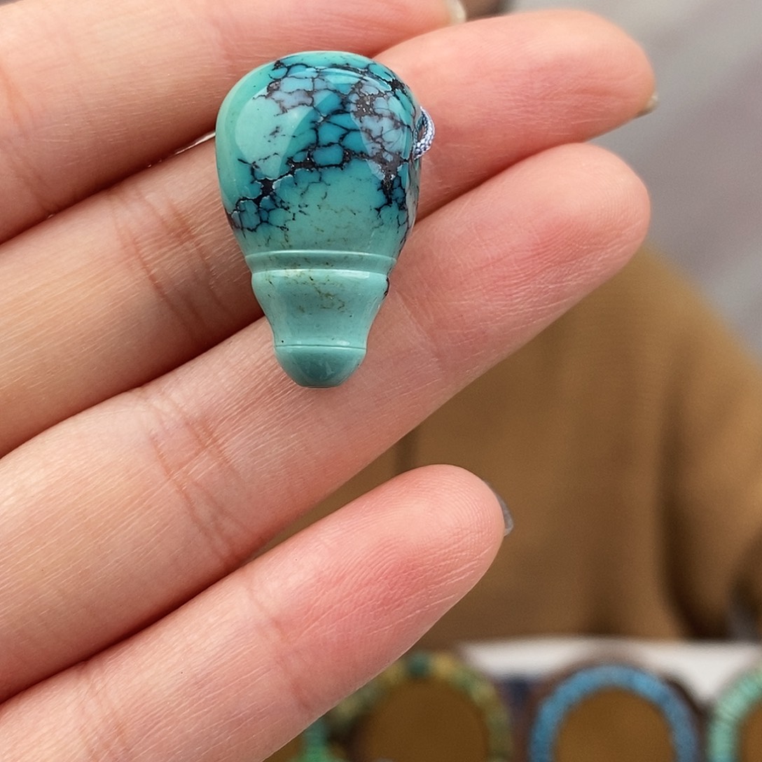 绿松石未镶嵌原矿