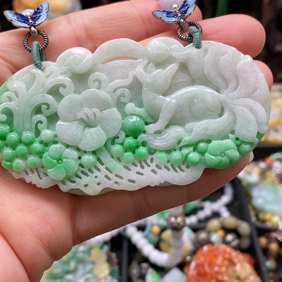 翡翠颈饰未镶嵌翡翠