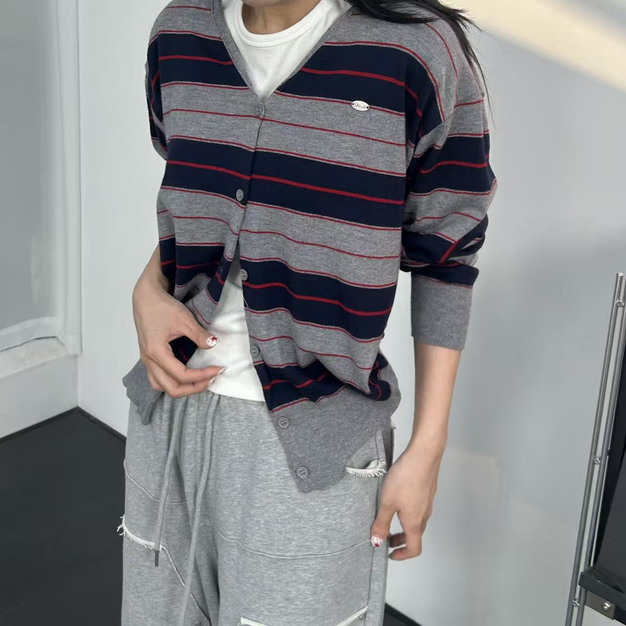 Sinbar Farm 秋季v领彩色条纹针织开衫女