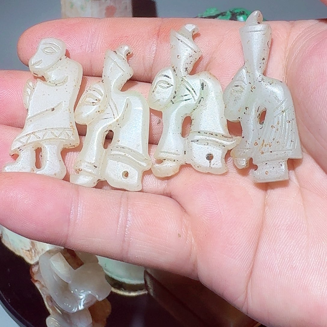 和田玉（糖玉）未镶嵌笔搁