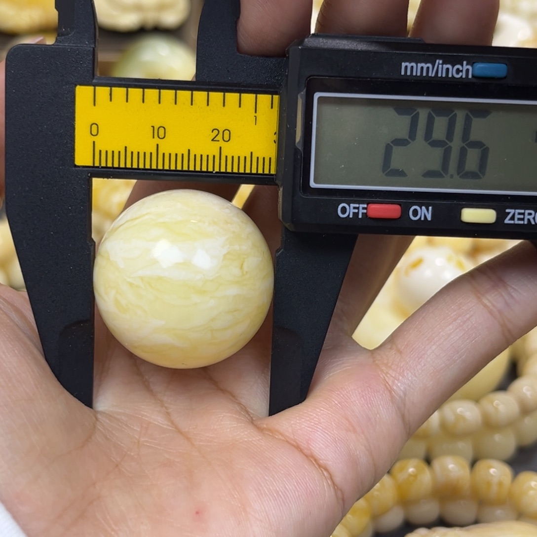 琥珀未镶嵌手串……