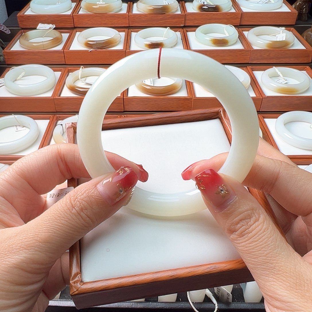 和田玉手镯未镶嵌59