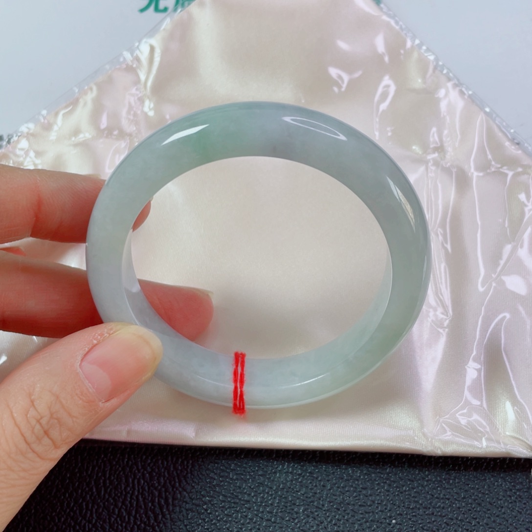 翡翠未镶嵌手镯圈口57宽13.2厚8:9