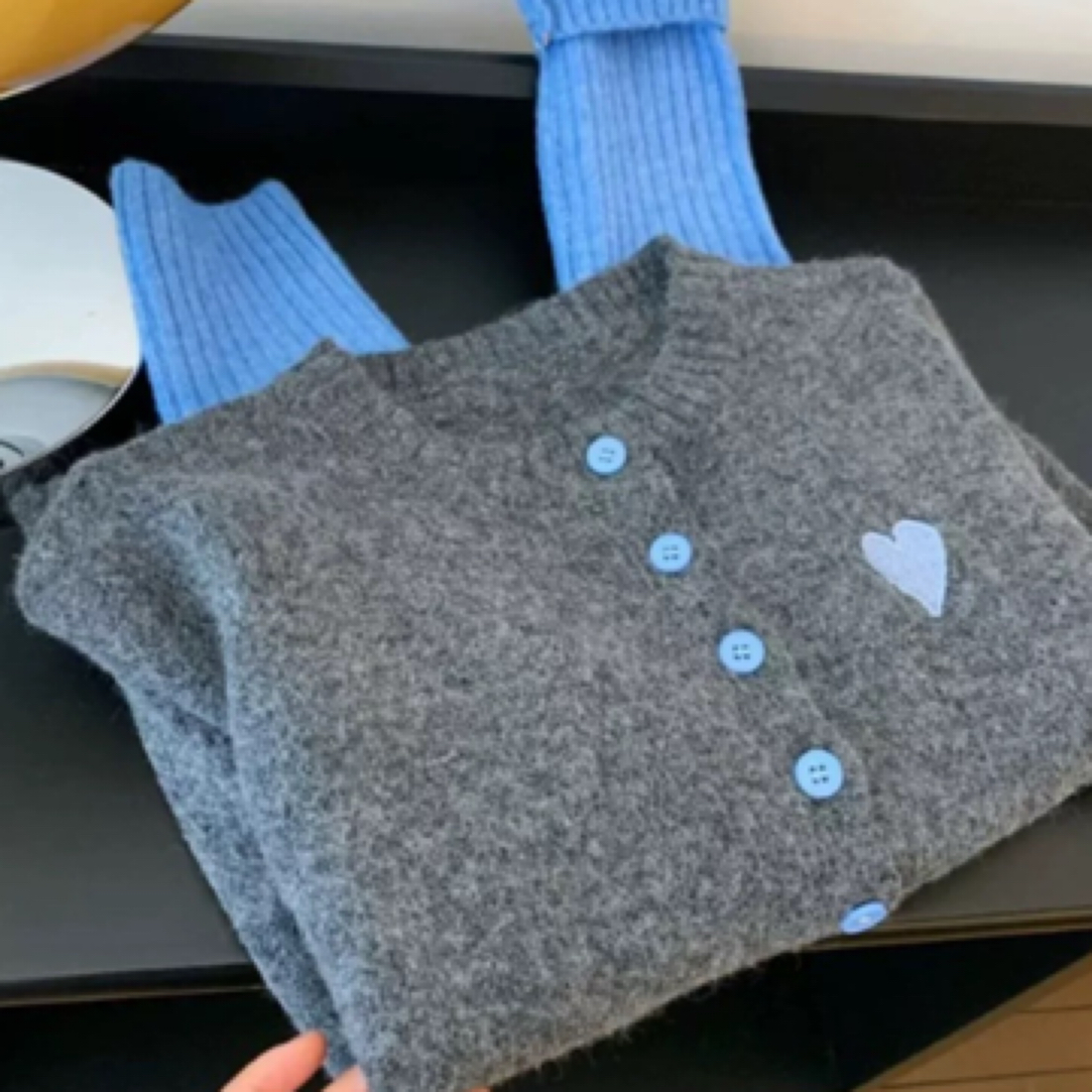 【爱心彩扣】2025新款针织定制款开衫毛衣Y7915