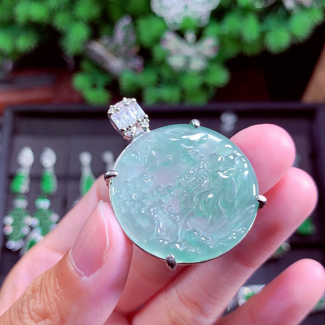 颈饰未镶嵌翡翠天然