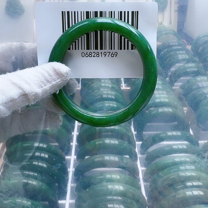 和田玉（碧玉）手镯未镶嵌55