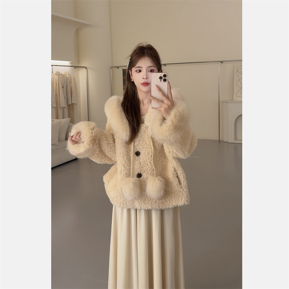 NN CHIC.新款自制2003 V领挂坠狐狸毛球仿皮草外套