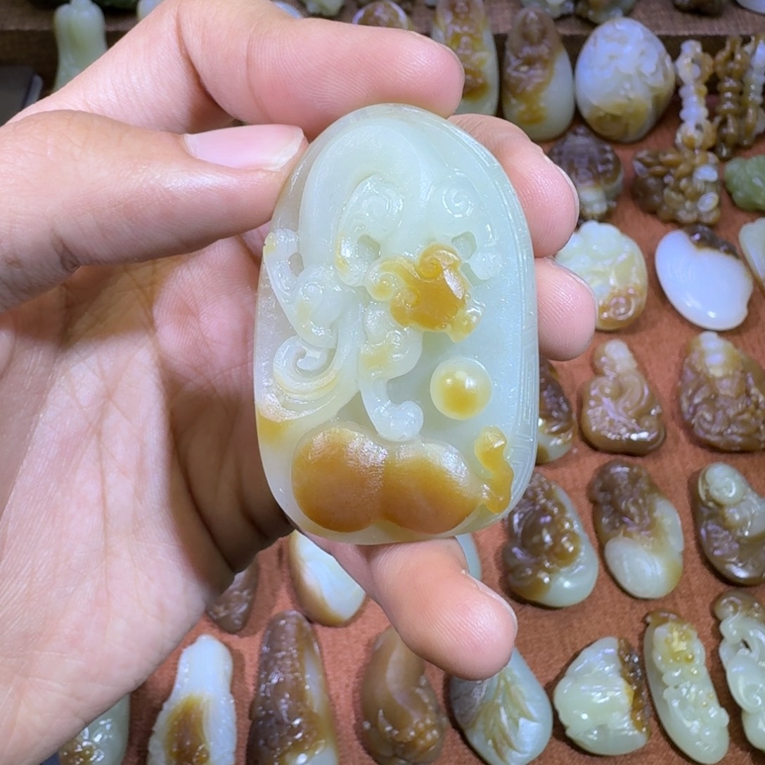 和田玉未镶嵌颈饰