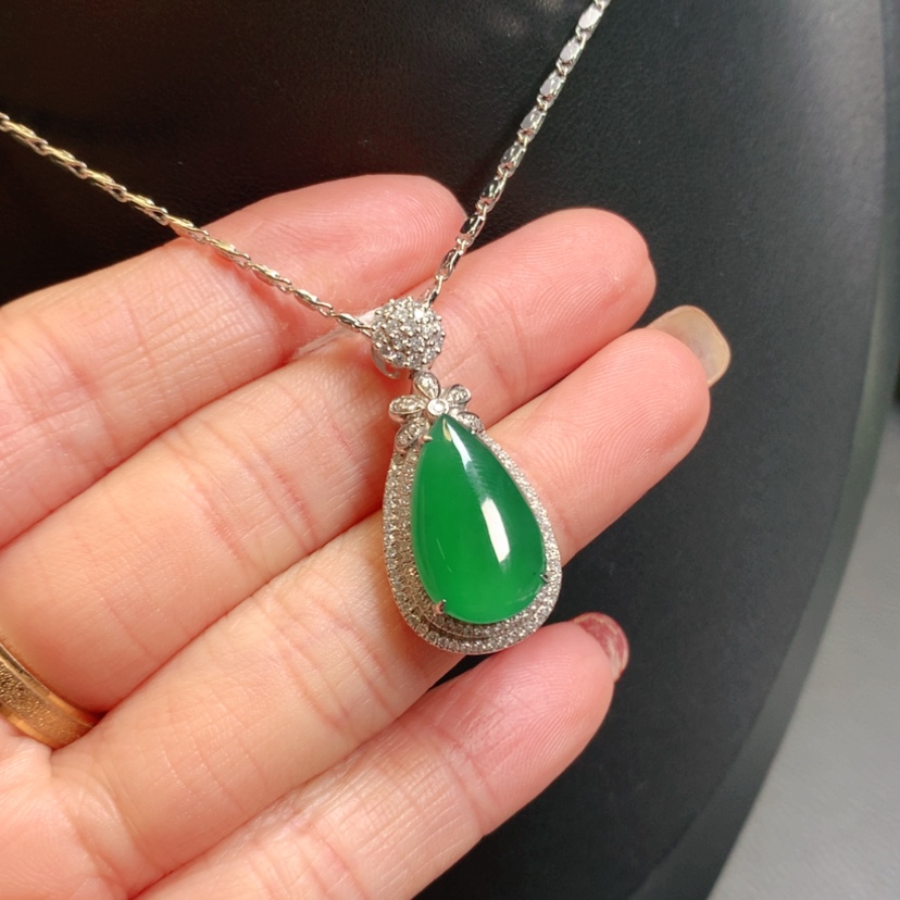 【闪购商品】翡翠吊坠(赠链)18K金镶嵌