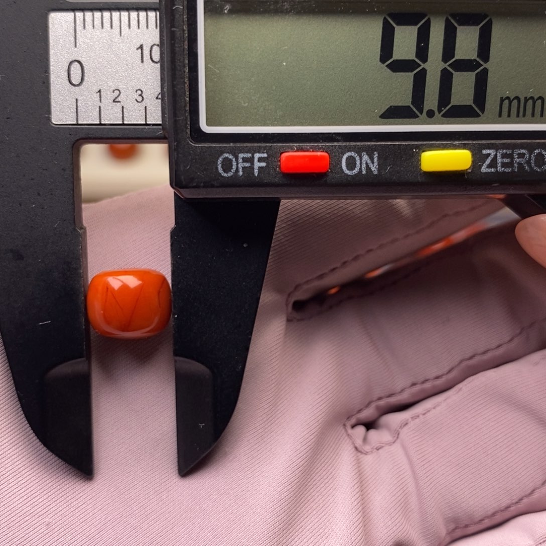 南红玛瑙未镶嵌配饰瑕疵划痕