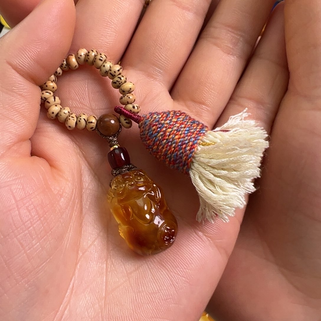 蜜蜡裸石未镶嵌蜜蜡