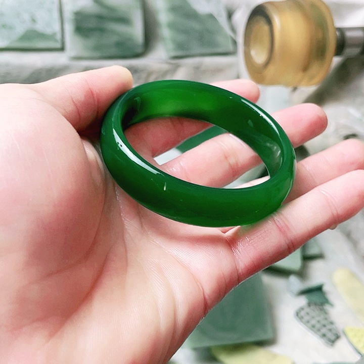 宁***远玛瑙/玉髓未镶嵌手镯