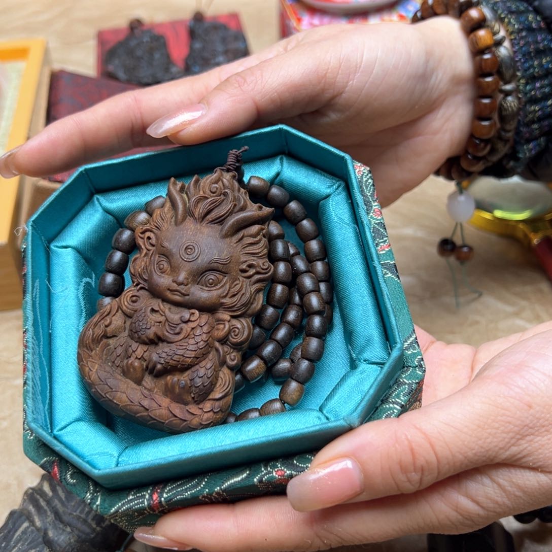 大叶紫檀（黑酸枝木类）