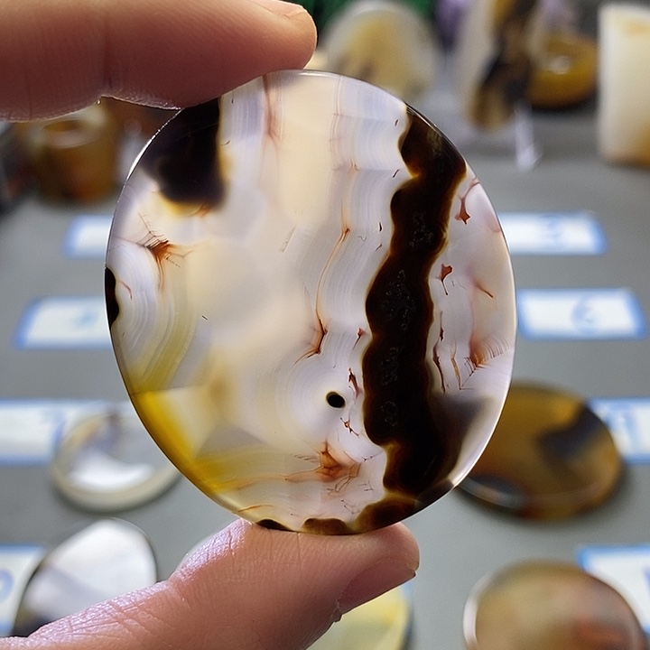 玛瑙/玉髓未镶嵌珠宝半成品153