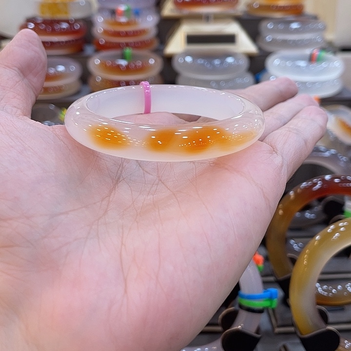 玛瑙/玉髓手镯未镶嵌