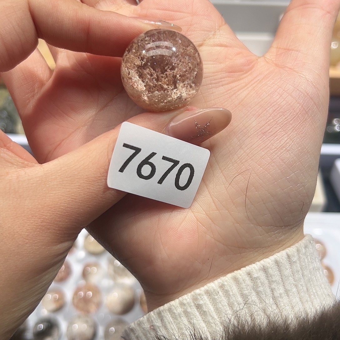 甜***淋水晶未镶嵌大型摆件（非配饰）