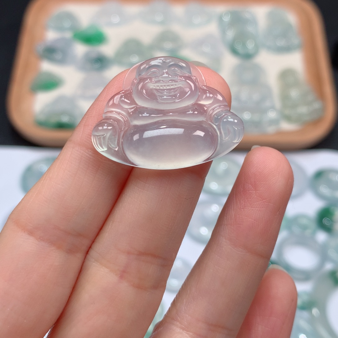 翡翠颈饰未镶嵌高冰佛公