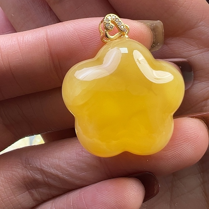 蜜蜡未镶嵌珠宝奇石