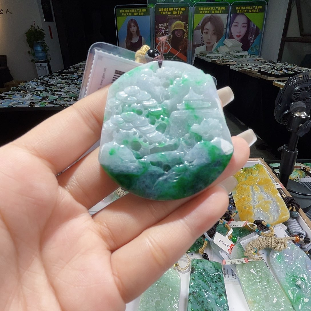 颈饰未镶嵌翡翠一