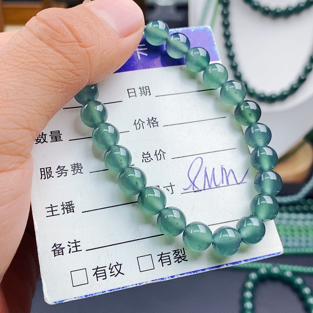 翡翠手链未镶嵌翡翠