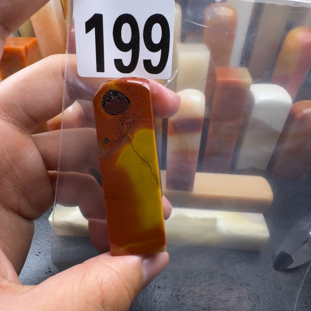 Q***S老挝石gbbnnnnnnnn