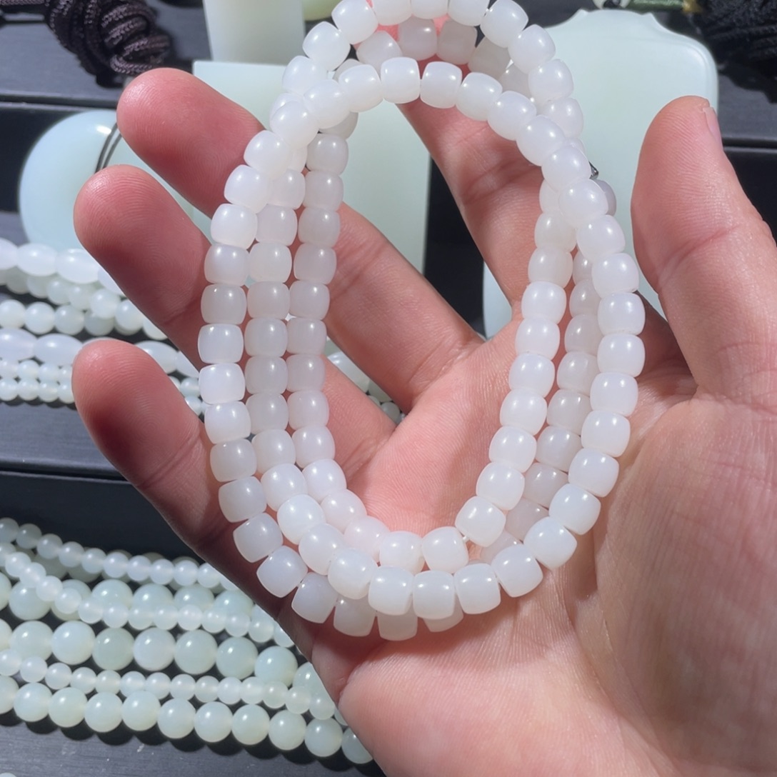 小***鱼和田玉未镶嵌吊坠(不含链)项链