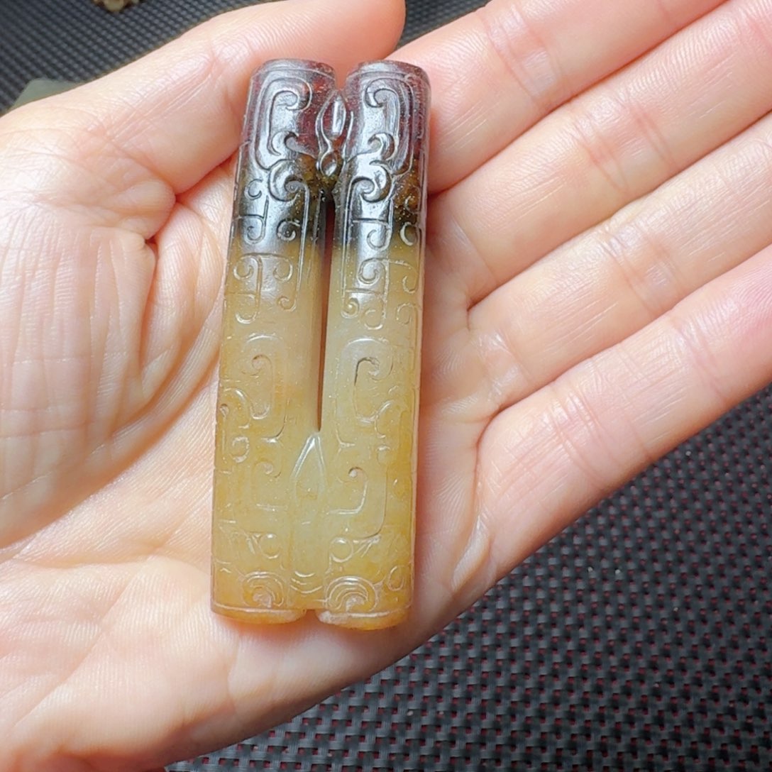 和田玉挂件未镶嵌猛****腿