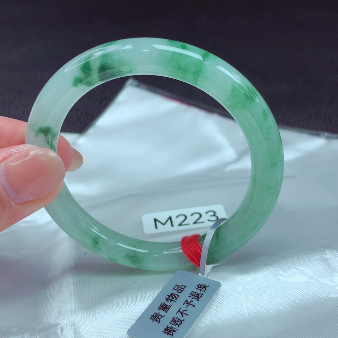 翡翠手镯未镶嵌手镯88