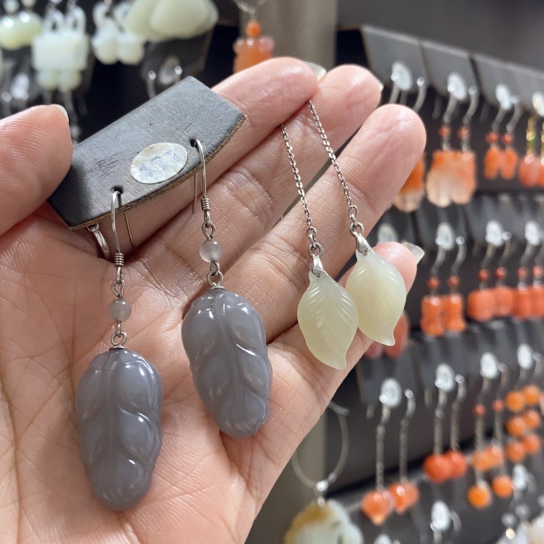 泊***r和田玉银S925镶嵌耳饰