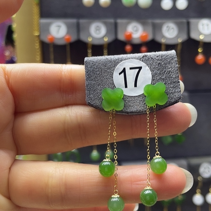 和田玉18K金镶嵌耳饰