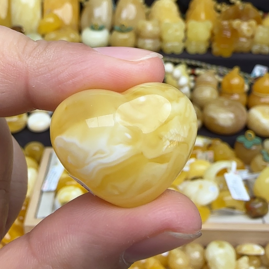 蜜蜡吊坠(不含链)未镶嵌俄料妖花蜜蜡爱心吊坠