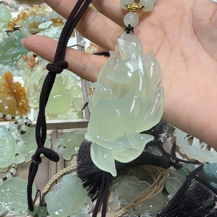 蛇纹石玉吊坠未镶嵌