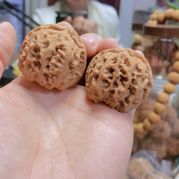 【闪购商品】文玩核桃把件38.5大石窝