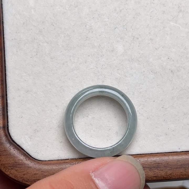 一***烨翡翠未镶嵌颈饰戒指