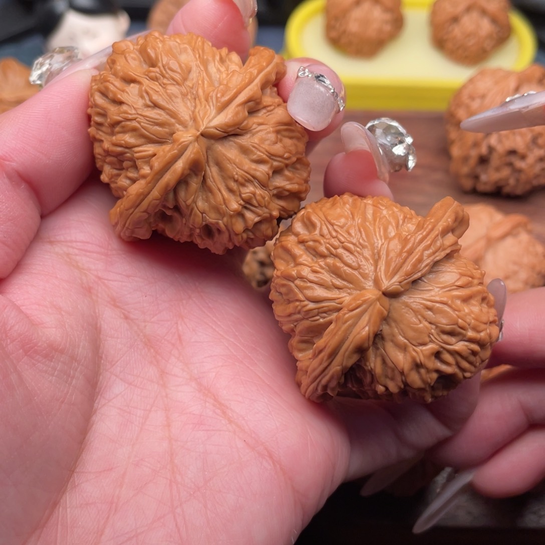 文玩核桃把件全品，毕业大球白46