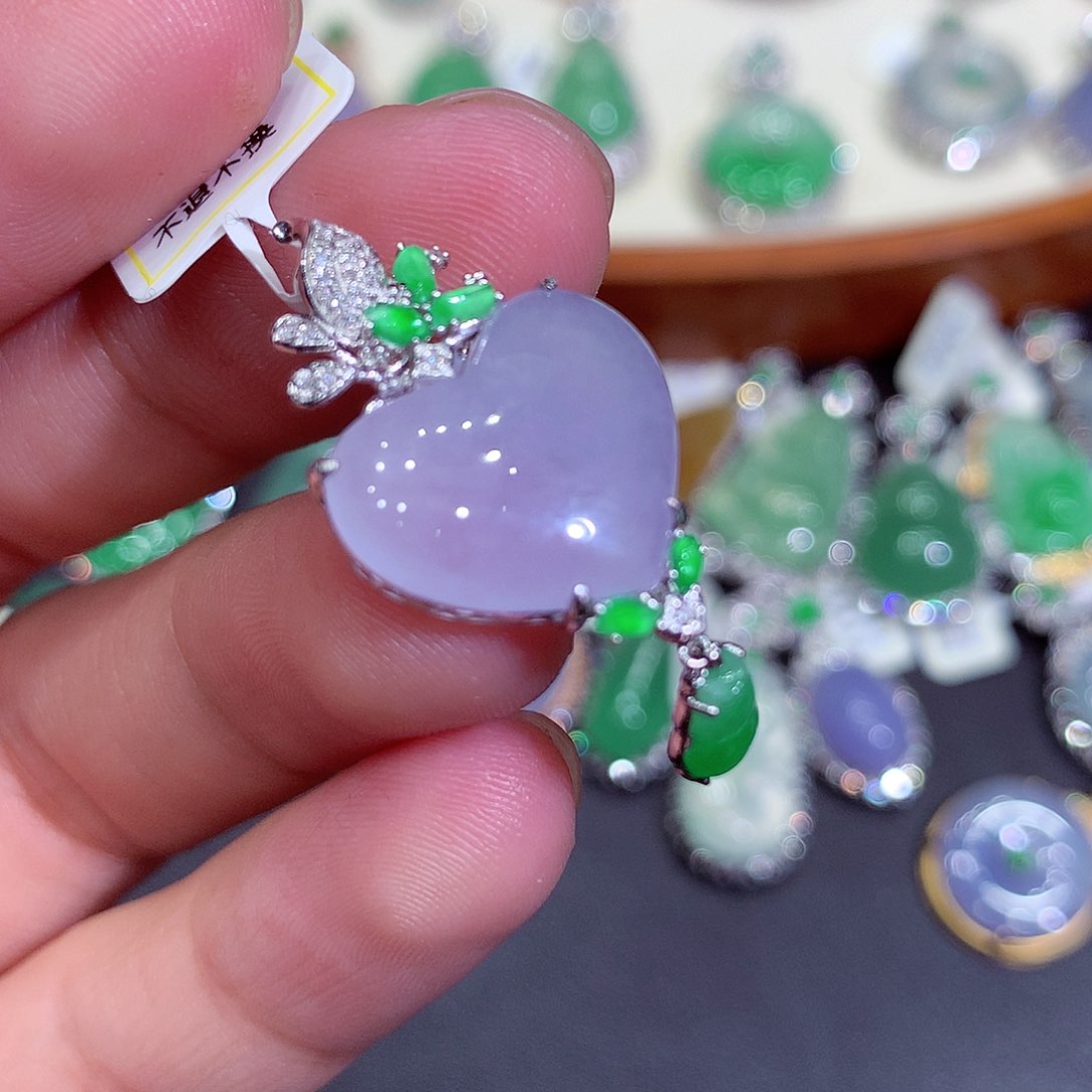 翡翠吊坠(不含链)18K金镶嵌