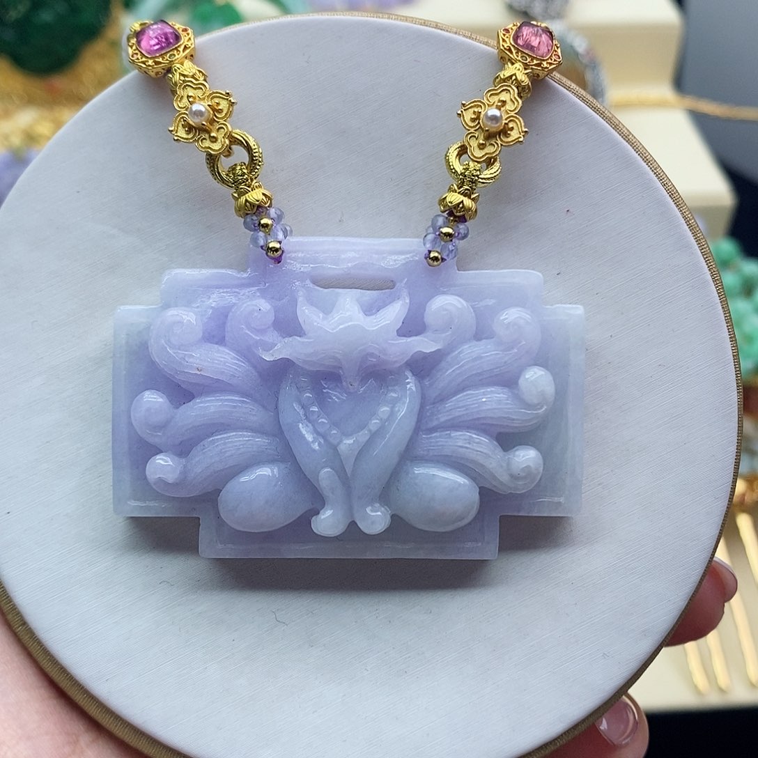 翡翠未镶嵌吊坠(赠链)