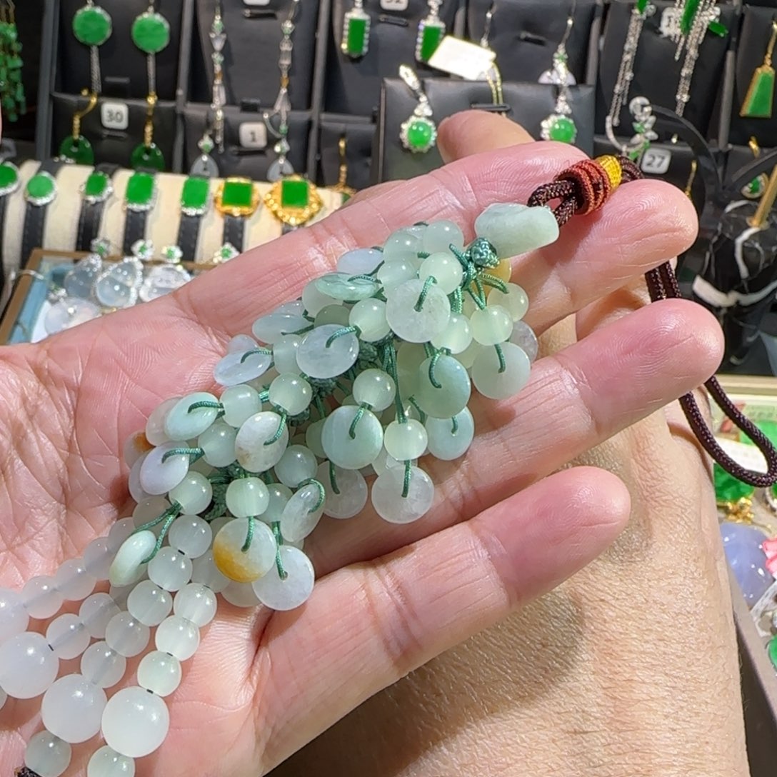 翡翠未镶嵌颈饰包挂