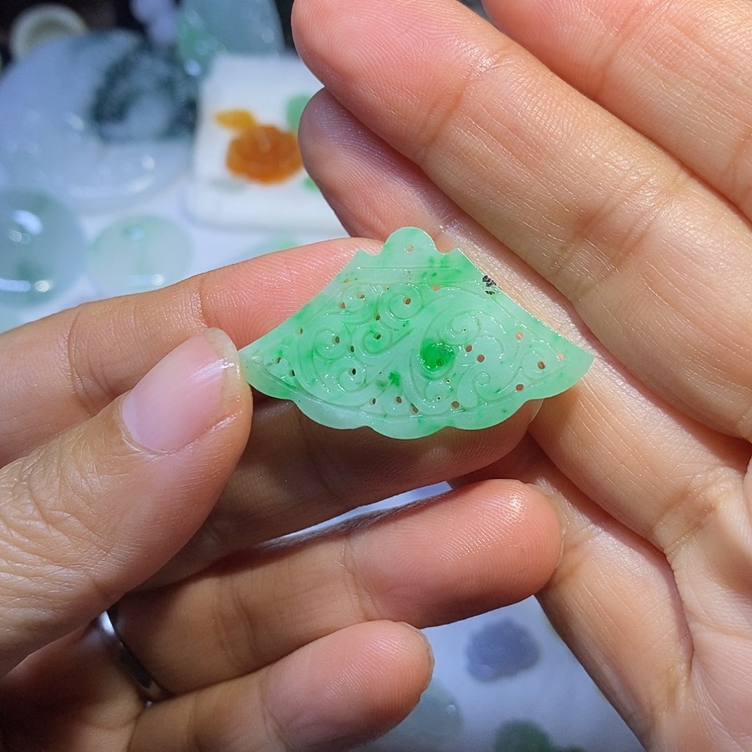 定制翡翠未镶嵌扇子