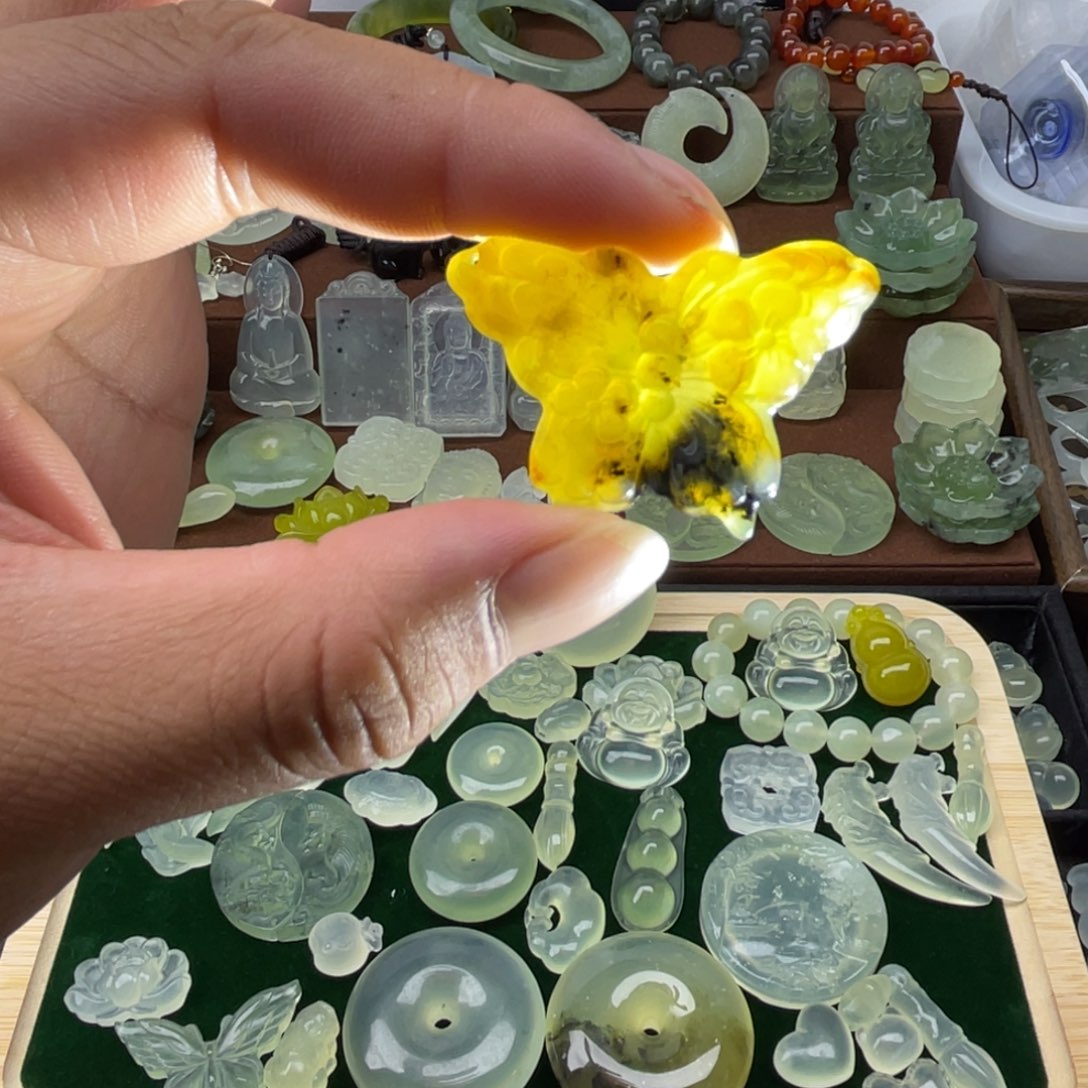 未镶嵌蛇纹石玉颈饰