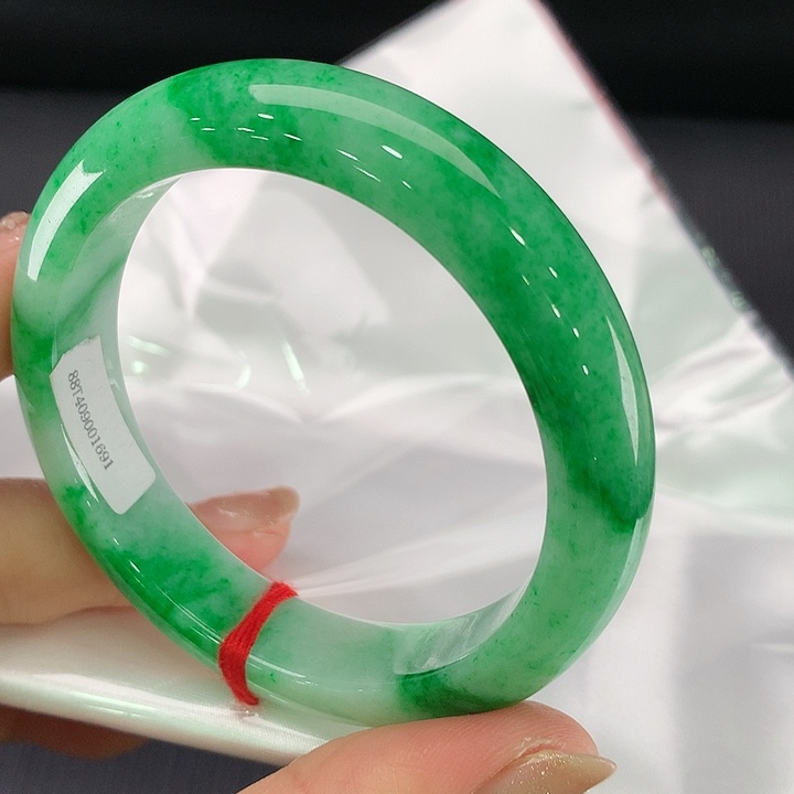 翡翠未镶嵌手镯正圈55