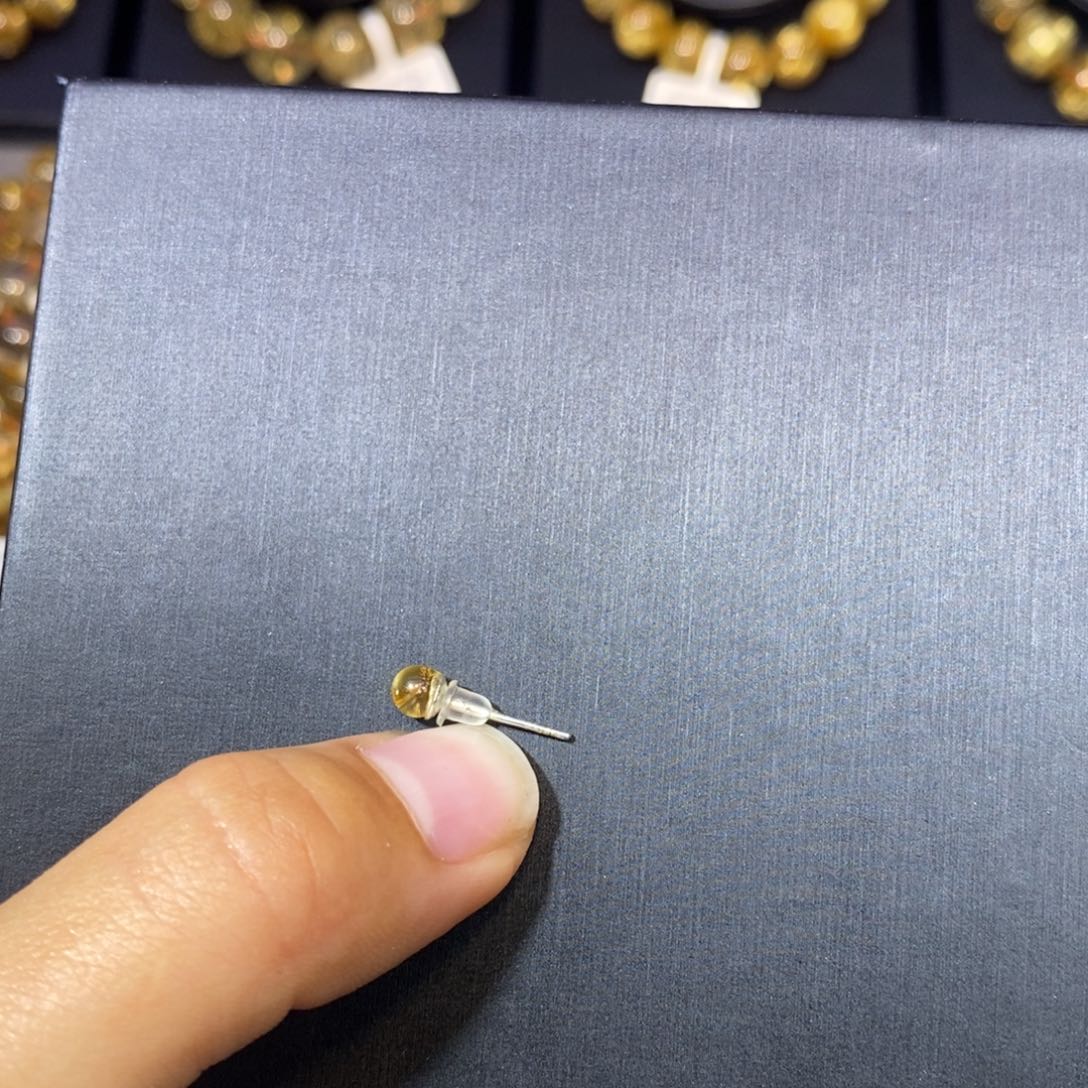 茉***都耳饰水晶银S925镶嵌钛晶耳饰